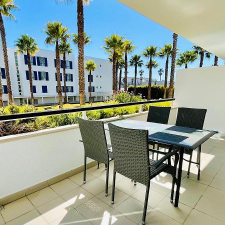 Angies Marina Apartment, Includes 2 Free Passes For The Marina Pool لاغوس المظهر الخارجي الصورة